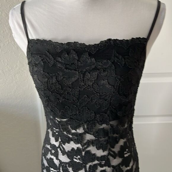 Elegant Black Lace Gown by Tower Satin Straps Made in USA Show Stopper ! PROM - Picture 7 of 9